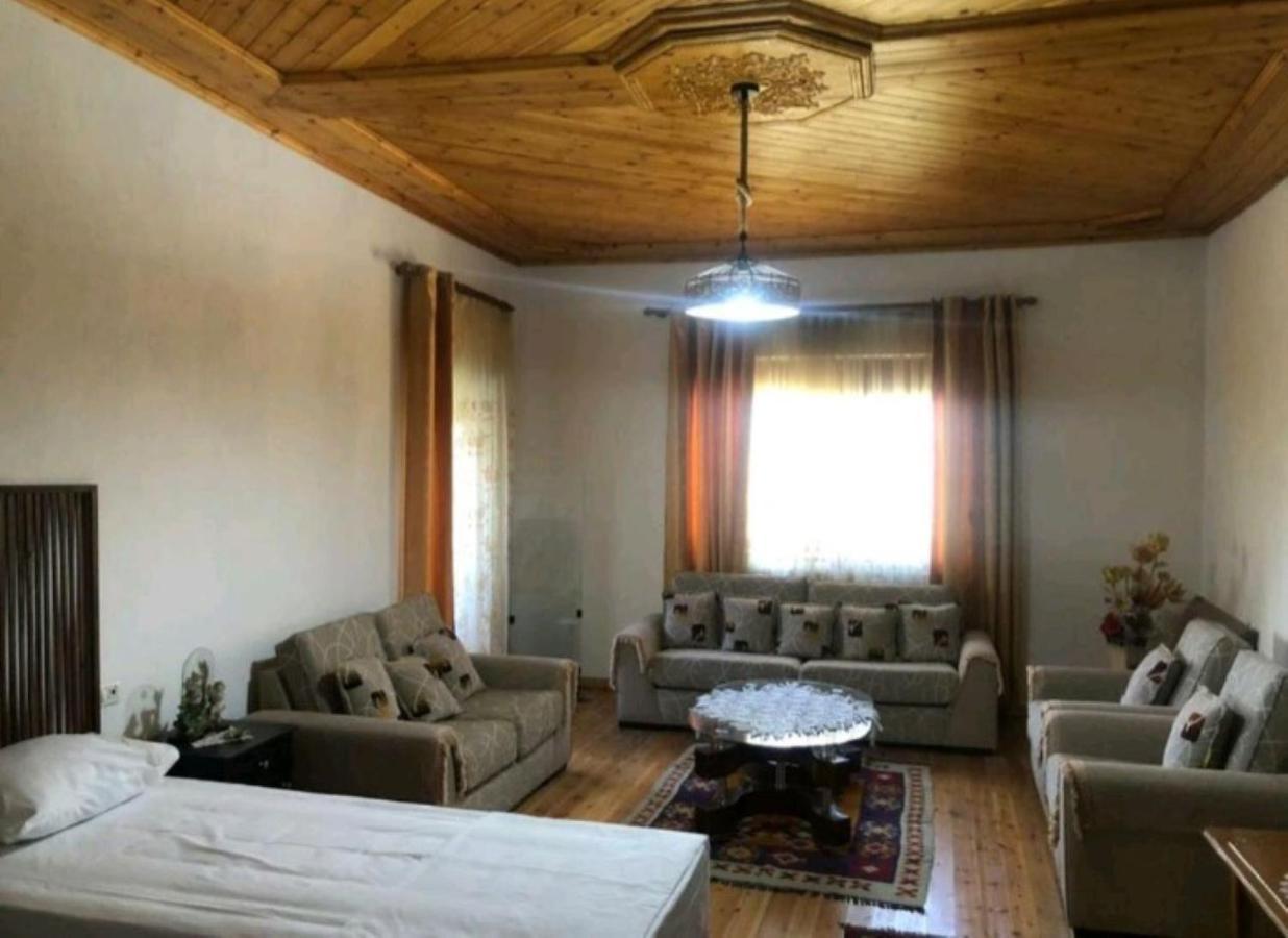 Miziriguesthouse Gjirokastër Екстериор снимка