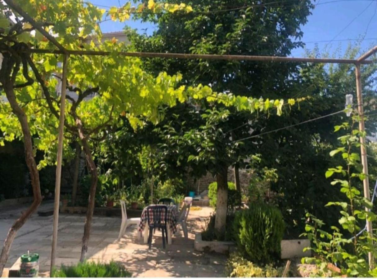 Miziriguesthouse Gjirokastër Екстериор снимка